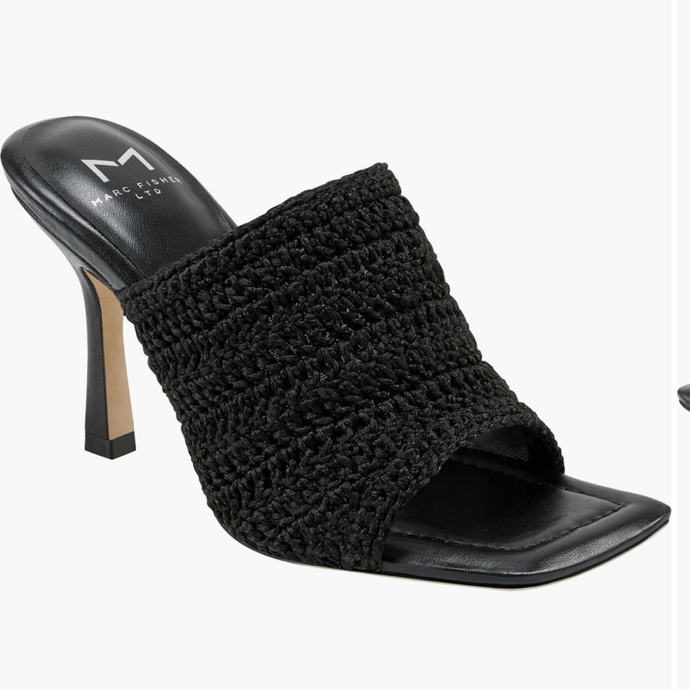 New in box Marc Fisher LTD Dako sandal